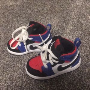 Infant sneakers Jordan 1 mid size 5